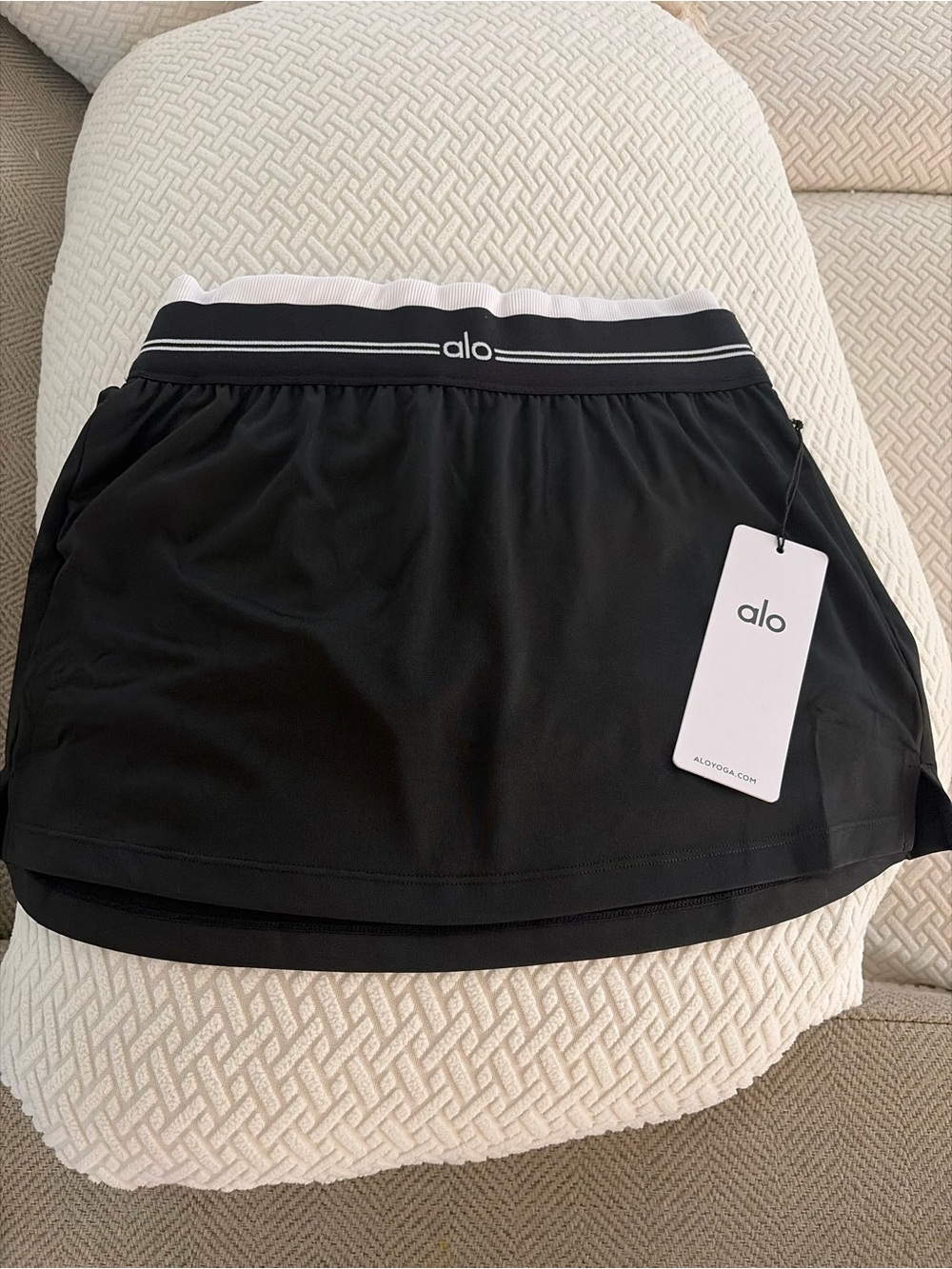 ALO Yoga Black Athletic Skirt with Logo Waistband